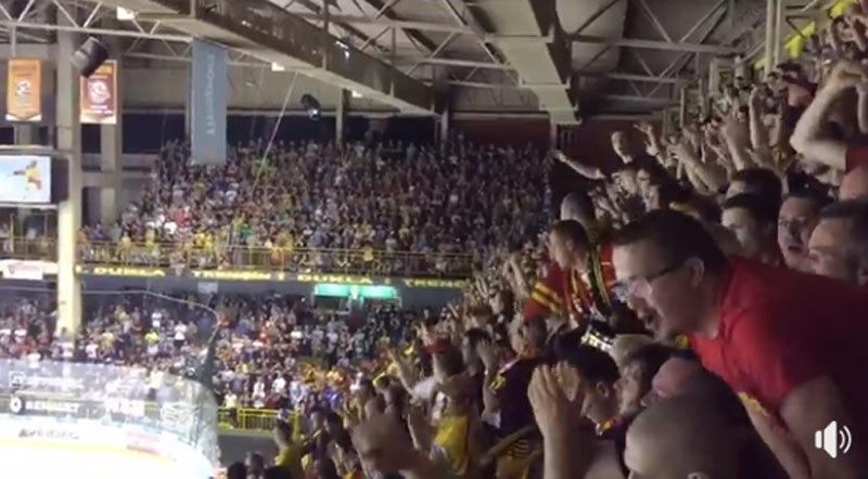 Celý štadión v Trenčíne skanduje: Tak sme druhí no a čóóóóóóó, no a čóóóó! (VIDEO)