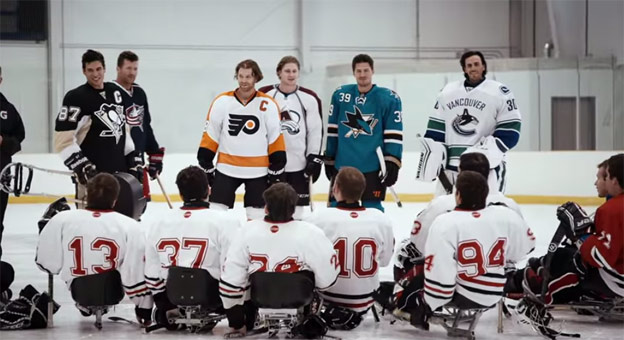 Hviezdy NHL prekvapili na ľade handicapovaných hokejistov
