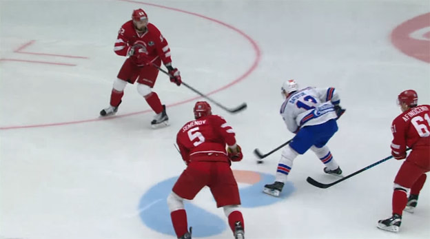 Pavel Dacjuk a jeho úžasný gólový backhand v Play-Off zápase Petrohradu v KHL! (VIDEO)