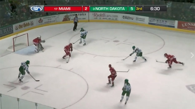 Famózny tic-tac-toe gól hráčov Severnej Dakoty v juniorskej lige! (VIDEO)