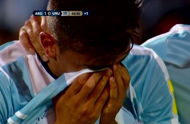 Talentovaný Dybala sa rozplakal, keď dostal v prvom zápase za Argentínu červenú kartu! (VIDEO)