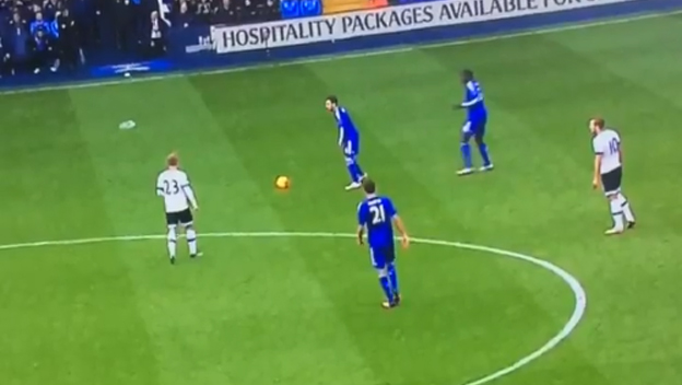 Fabregas a jeho katastrofálne rozohratie v zápase s Tottenhamom (VIDEO)