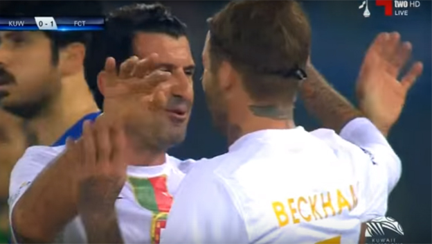 Stále to majú v nohe: Beckham a Figo previedli v charitatívnom zápase krásnu akciu! (VIDEO)