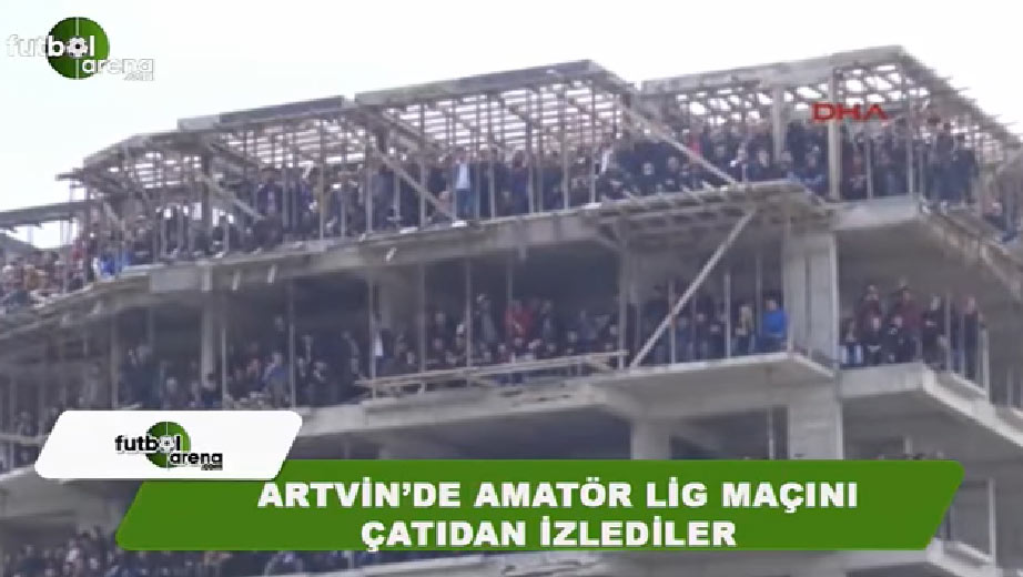 Totálny futbalový fanatizmus: Tureckí fanúšikovia sa nezmestili na štadión. Zápas sledovali na nedostavanej budove! (VIDEO)