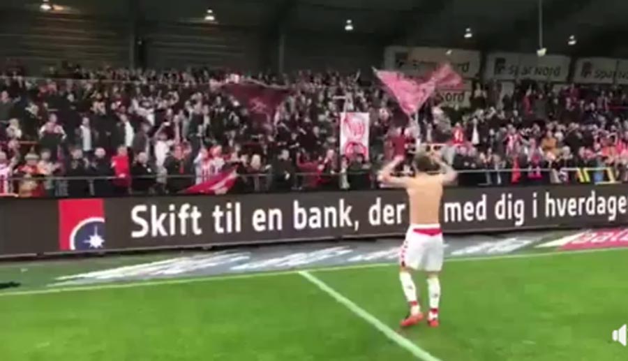 Mladík z našej úspešnej 21-ky Pavol Šafranko je miláčikom fanúšikov v Dánsku. Pozrite si jeho perfektnú víťaznú oslavu po víkendovom zápase! (VIDEO)