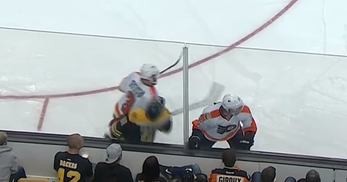 Radko Gudas si nedá pokoj. NHL ho znovu vyšetruje za zákerný faul na mladého útočníka Bostonu! (VIDEO)