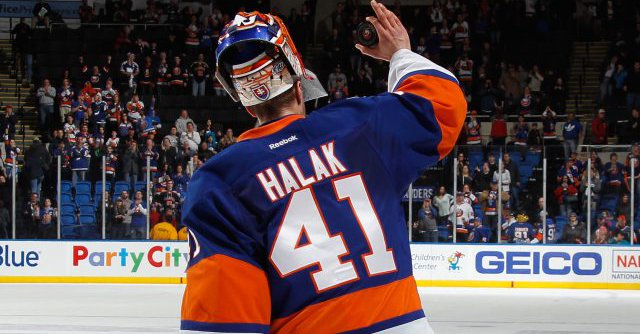 Jaroslav Halák v Islanders skončil. Ak si ho do 24 hodín nevyberie ďalší klub, tak putuje na farmu!