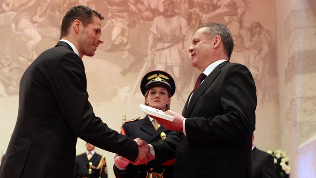 Michal Handzuš dostal od prezidenta štátne vyznamenanie za zásluhy o rozvoj v oblasti športu (VIDEO)