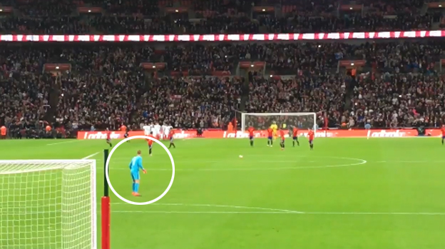 Joe Hart perfektne pobavil: Po góle Anglicka sa pripojil na druhej strane ihriska k Mannequin Challenge! (VIDEO)
