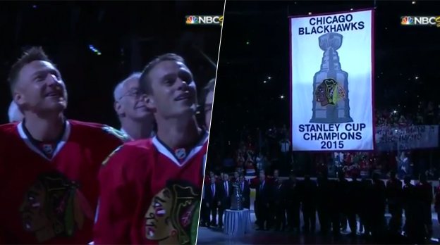 Obrovská pocta pre Mariána Hossu: V aréne Chicaga vyvesil zástavu šampióna NHL! (VIDEO)