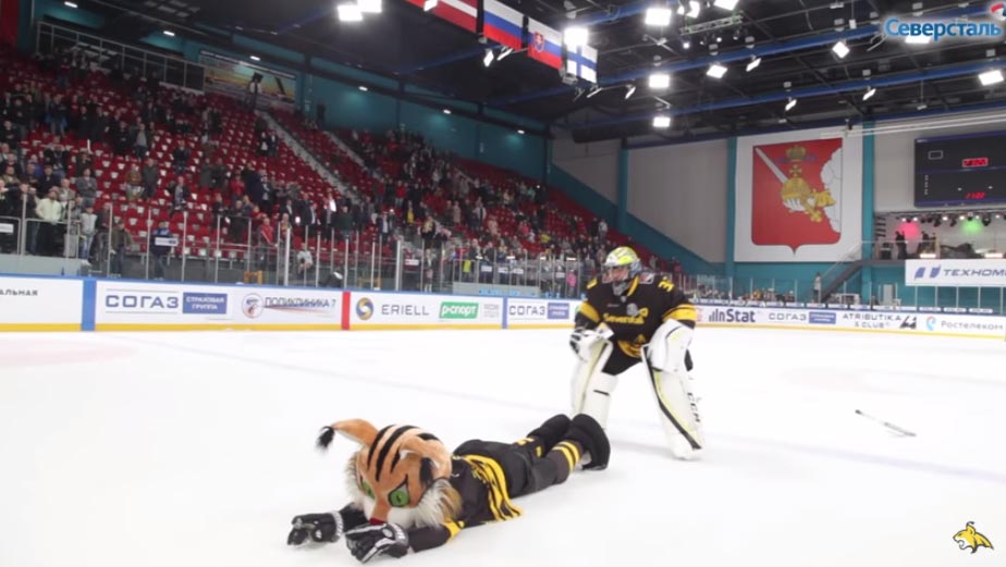 Július Hudáček vychytal v KHL prvé čisté konto. Musela teda následovať povestná Hudashow! (VIDEO)
