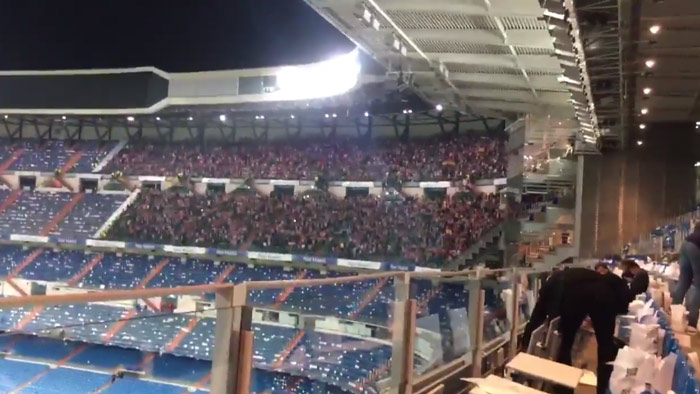 Skvelí fanúšikovia Atletica Madrid zostali na Reale dlho po skončení zápasu a spievali svoju hymnu! (VIDEO)
