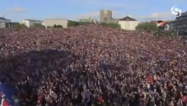 Krásne zábery z Islandu: Tisíce fanúšikov takto geniálne ďakovalo hráčom po prehre s Francúzskom! (VIDEO)