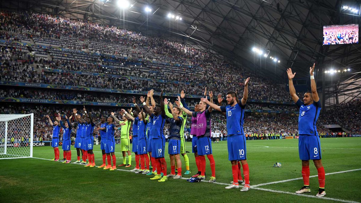 Island je späť: Francúzsko spolu s fanúšikmi napodobnilo ich oslavu po postupe do finále! (VIDEO)