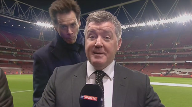 Jim Carrey a Jeff Daniels sa prišli pozrieť na zápas Arsenalu s Manchestrom