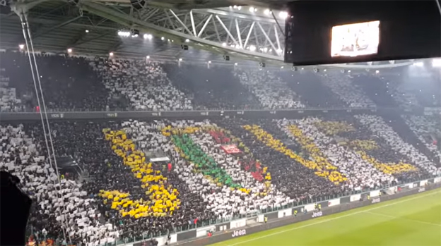 Nádherná choreografia na Juventuse spolu s hymnou pred šlágrom s AS Rím (VIDEO)