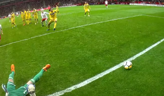 Ďalšie obrovské zlyhanie rozhodcu. Lewandowskemu šokujúco nebol uznaný jasný gól! (VIDEO)
