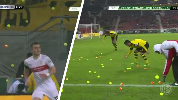Fanúšikovia Dortmundu protestujú proti cenám lístkov, takto zahádzali ihrisko tenisovými loptičkami! (VIDEO)