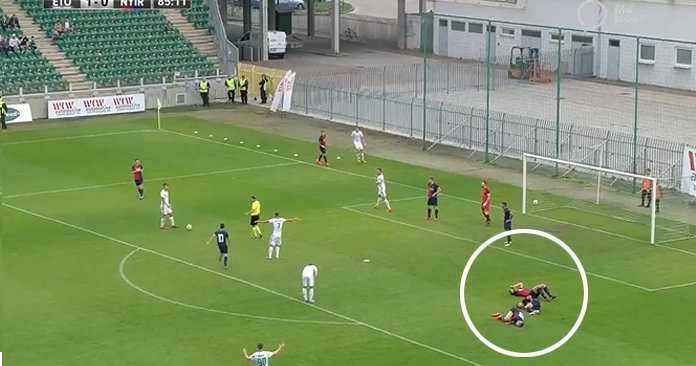 Jedna strela a traja zranení? V maďarskej futbalovej lige to je možné! (VIDEO)