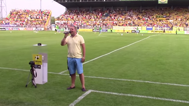 Prečo sa spieva maďarská pesnička pred zápasom Fortuna Ligy? (VIDEO)