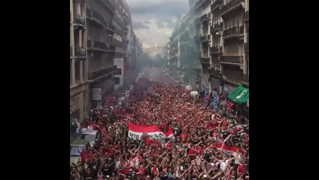 Tisíce maďarských fanúšikov po príchode do Marseille pred zápasom s Islandom! (VIDEO)