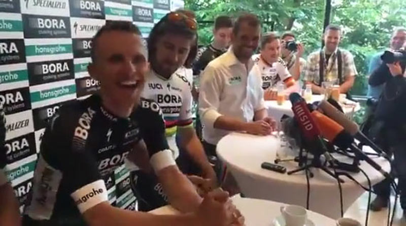 Peter Sagan spôsobil výbuch smiechu na tlačovke pri predstavovaní tímu pred Tour de France! (VIDEO)