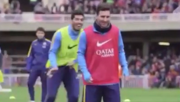 Messi sa nemazná ani so spoluhráčmi: Takto nasadil na tréningu jasličky Mascheranovi (VIDEO)