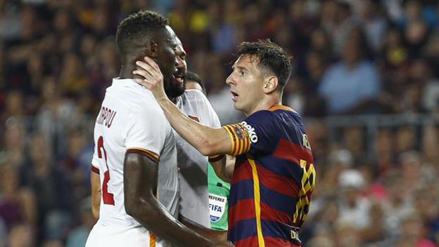Messi vybuchol: Hráča AS Rím chytil pod krk a dal mu hlavičku! (VIDEO)