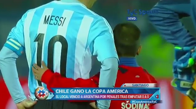 Smutný Messi ukázal charakter a po prehre s Čile potešil malého chlapca!