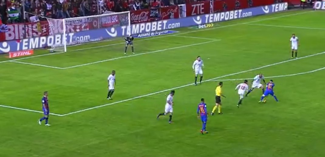 Messimu sa takmer podarilo streliť gól roka. Takto pozvŕtal celú obranu Sevilly! (VIDEO)