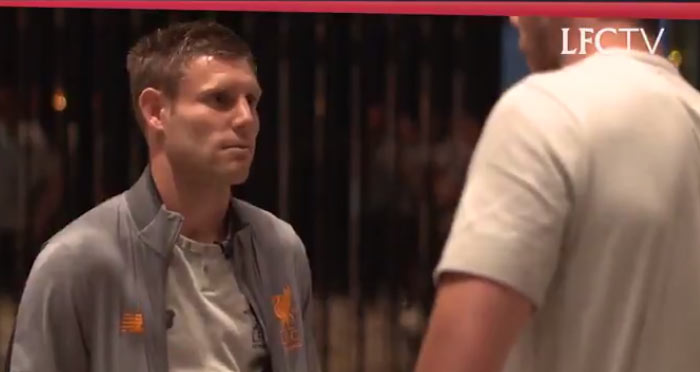 Hráči Liverpoolu sa snažia jednou vetou rozosmiať tvrďasa Jamesa Milnera! (VIDEO)