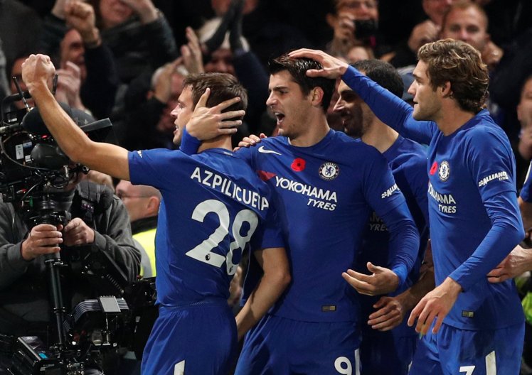 Chelsea v dnešnom šlágri Premier League zdolala Manchester United. Fantastickou hlavičkou Rozhodol Alvaro Morata! (VIDEO)