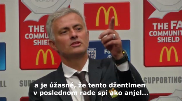 Jose Mourinha pobavil novinár, ktorý uprostred tlačovky zaspal! (VIDEO)