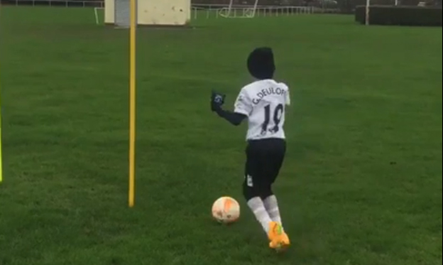 Veľký obdiv! 9-ročný chlapec trpí mozgovou obrnou, no ani to ho nezastaví od milovaného futbalu! (VIDEO)