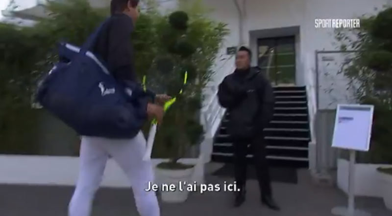 Ochrankár nepoznal Rafaela Nadala a nechcel ho tak pustiť na kurt: A ty si kto? (VIDEO)