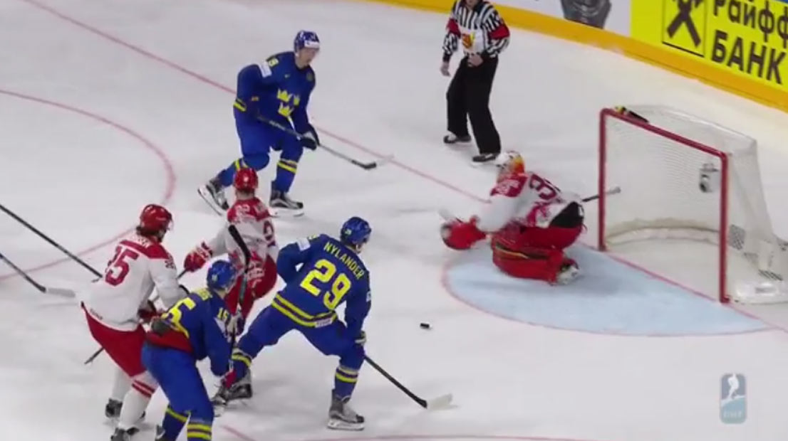 Aké je to jednoduché: Akcia Švédov Backstroma s Nylanderom v zápase proti Dánsku naozaj stojí za to! (VIDEO)
