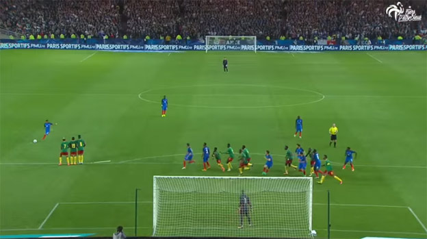 Expert na priame kopy Dimitri Payet znovu úradoval: Pozrite si jeho krásny gól v drese Francúzska! (VIDEO)