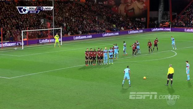 Exkluzívny priamy kop Payeta z West Hamu vo včerajšom zápase Premier League (VIDEO)