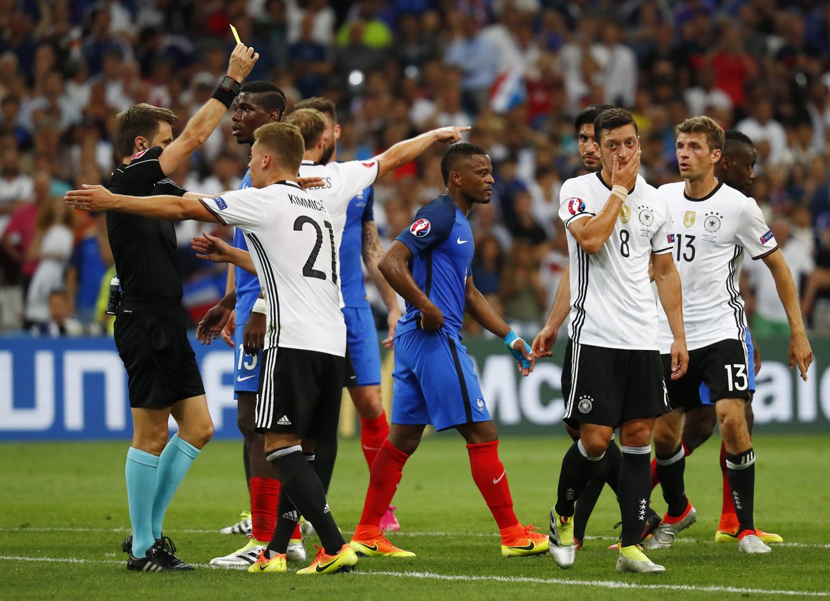 Chyba rozhodcu pri penalte? Fanúšikovia Nemecka už stihli upraviť rozhodcovi stránku na Wikipédii! (FOTO + VIDEO)