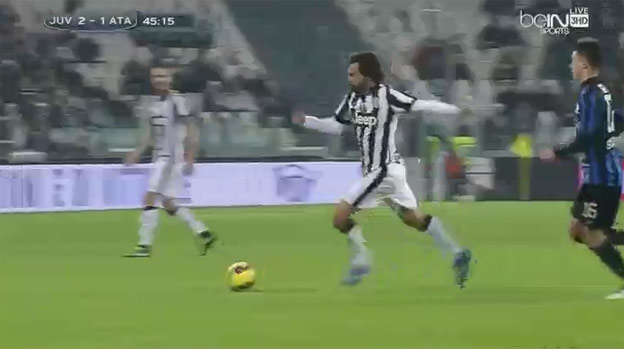 Andrea Pirlo rozhodol proti Atalante krásnym gólom!