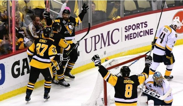 Veľká dráma hneď v prvom finále NHL: Pittsburgh prišiel o trojgólový náskok, no nakoniec vyhral 5:3. Potreboval na to iba 12 striel! (VIDEO)