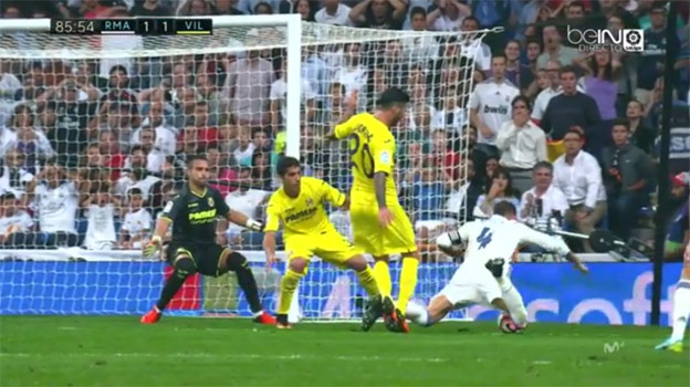 Real Madrid s Villarrealom iba remizoval, Sergio Ramos v závere predviedol divadielko! (VIDEO)