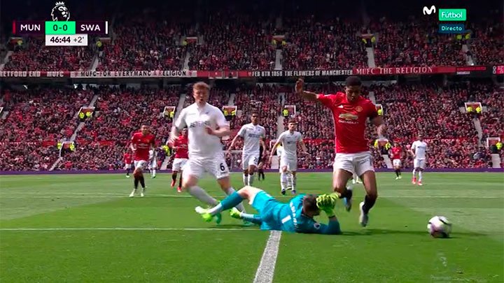 Herecké predstavenie Rashforda proti Swansea. Rozhodca mu naletel a odpískal penaltu! (VIDEO)