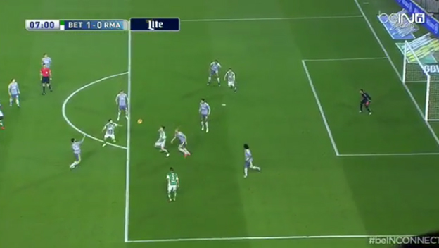 Real Madrid prehráva s Betisom po tomto parádnom góle! (VIDEO)
