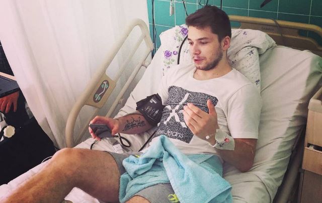 Martin Réway leží v nemocnici, pochválil sa na Instagrame aspoň novou frajerkou!