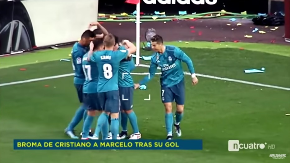 Ako Cristiano Ronaldo po góle proti Valencii strčil Marcelovi prst do zadku! (VIDEO)