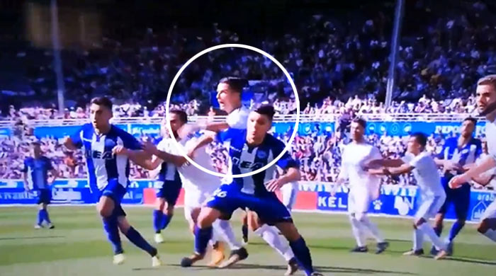 Cristiano Ronaldo predviedol totálne divadielko. Pozrite, za čo si pýtal penaltu v dnešnom zápase? (VIDEO)