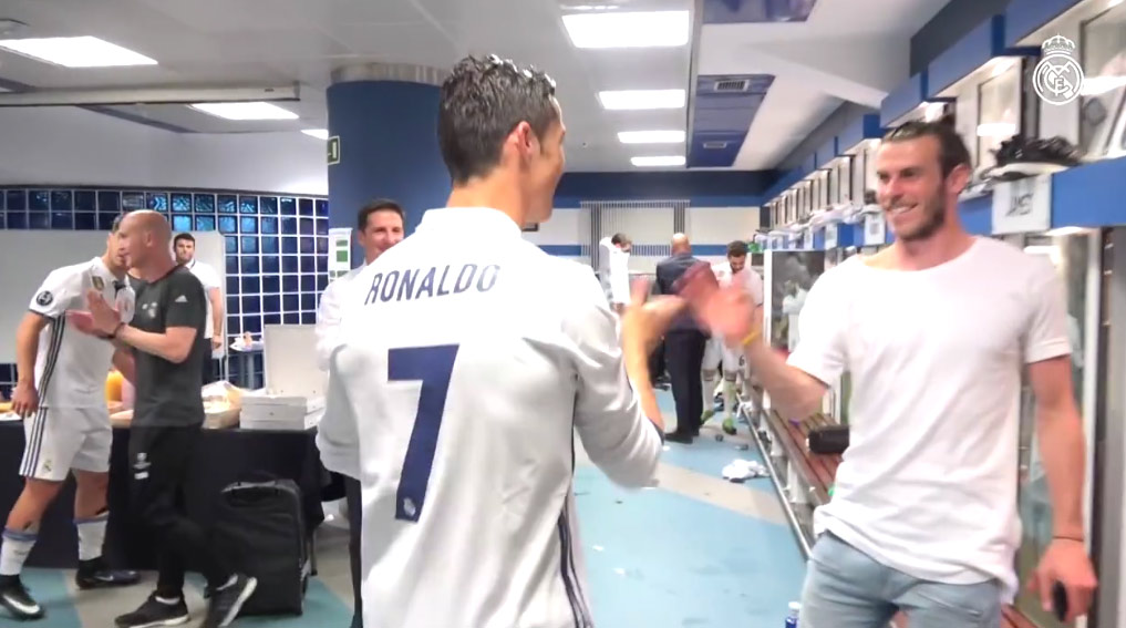 Exkluzívne zábery zo šatne Realu Madrid: Ronaldo po hetriku ďakoval spoluhráčom! (VIDEO)