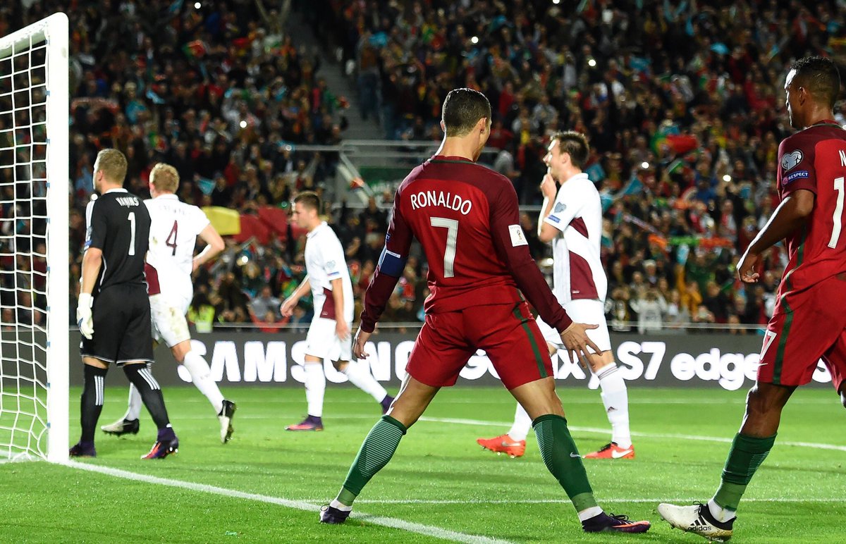 Ronaldo toho postíhal proti Lotyšsku naozaj dosť: Zahodená penalta, premenená penalta a parádny gólový volej! (VIDEO)