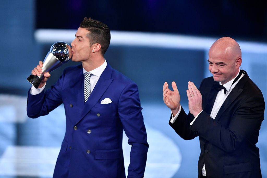 Cristiano Ronaldo sa na dnešnom galavečeri FIFA stal oficiálne najlepším futbalistom roka 2016! (VIDEO)